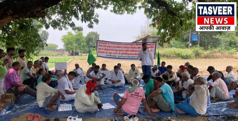 11वें दिन भी निर्माणाधीन अन्तर्राष्ट्रीय क्रिकेट स्टेडियम के पास जारी रहा किसानों का धरना प्रदर्शन