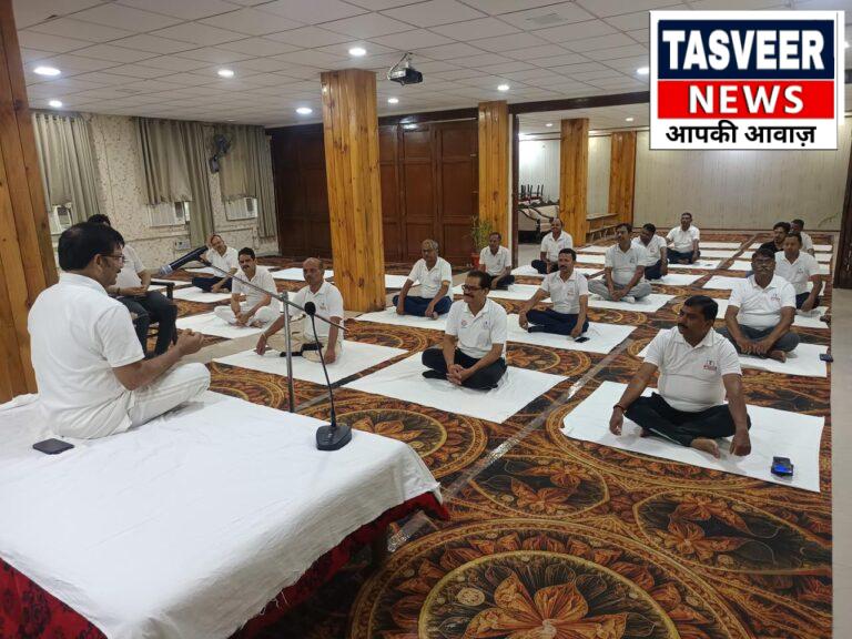 आयकर कार्यालय में योग दिवस का आयोजन