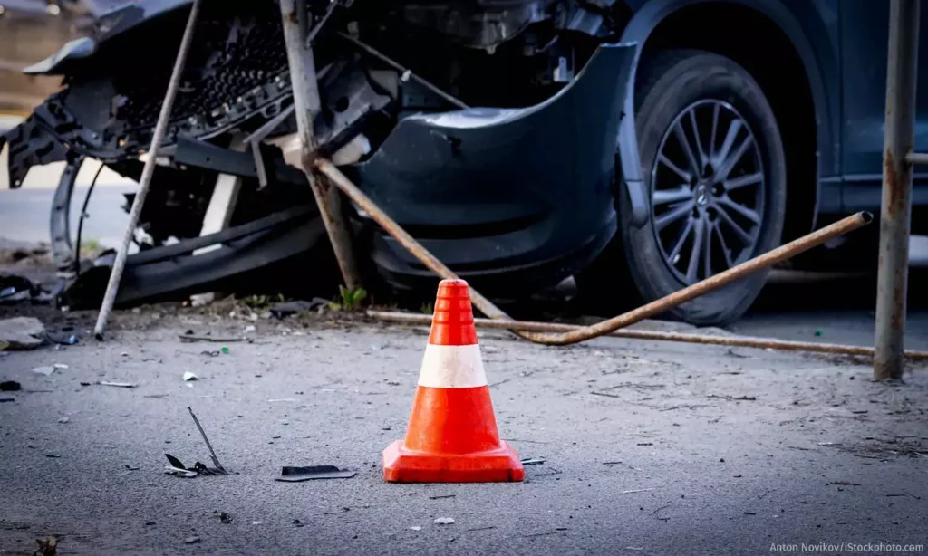 तेज़ रफ़्तार ने ली युवक की जान,हुआ सड़क हादसा