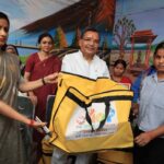 पर्यटन व संस्कृति मंत्री ने कृषकों को ट्रैक्टर व रोटावेटर किए प्रदान