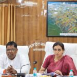कलेक्ट्रेट सभागार, फतेहगढ़ में आयोजित विकास कार्यों एवं कानून व्यवस्था की समीक्षा बैठक का हुआ आयोजन,क़ायमगंज विधायक डॉ सुरभि भी मौक़े पर रही मौजूद