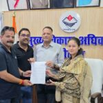 सोशल मीडिया पर क्षेत्र की संस्कृति और पहचान को लेकर कथित तौर पर आपत्तिजनक शब्दों के प्रयोग का विरोध करते हुए अधिकारियों को शिकायत पत्र सौंपा गया।