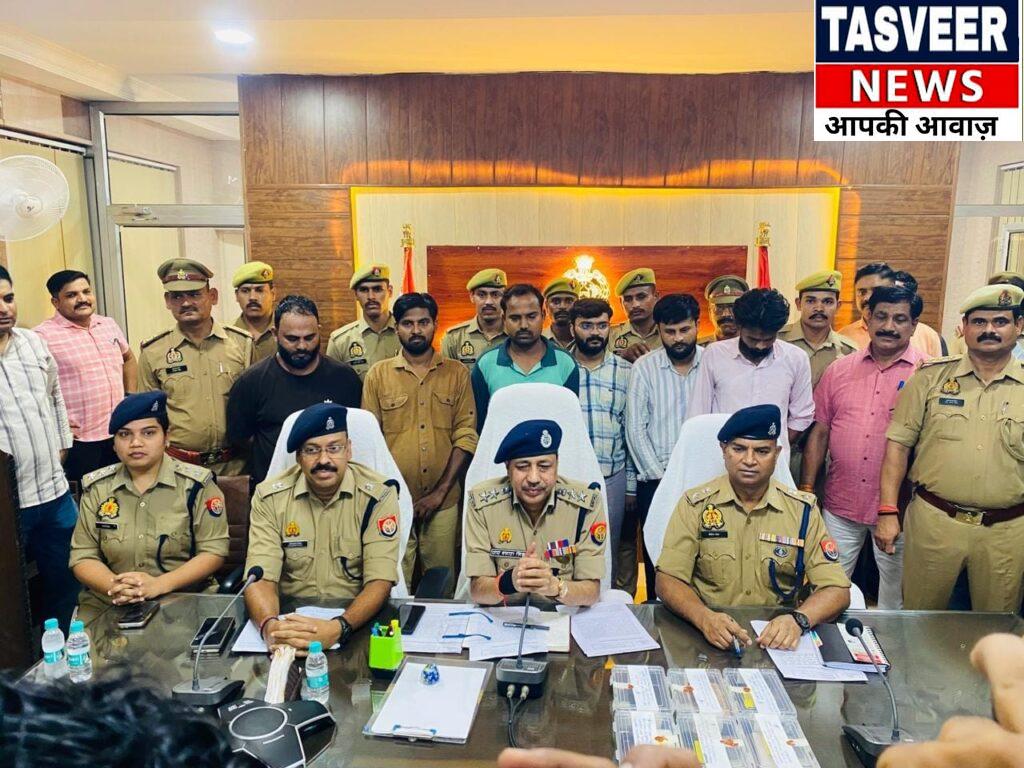उन्नाव से इस वक्त की एक बड़ी खबर सामने आ रही है। साइबर ठगों के एक बड़े अंतरराज्यीय गिरोह का पुलिस ने पर्दाफाश किया