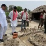 एक मदद, एक मुस्कान: 15 साल से झोपड़ी में रह रहे परिवार को मिला नया जीवन, सपा नेता अजीत यादव ने रखी पक्के घर की नींव