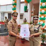 पुलिस महानिदेशक ने शमसाबाद थाना प्रभारी को प्रशंसा चिन्ह देकर किया सम्मानित