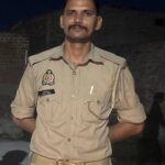 60 फीट गहरे सूखे कुएं में गिरी मासूम, आरक्षी मनोज कुमार ने जान जोखिम में डालकर बचाई बच्ची,लोगो की साहस की करी सराहना