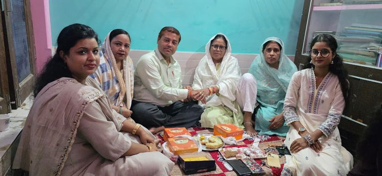 मंसूरी सोसाइटी के कैम्प कार्यालय पर हर्षोल्लास से मनाया गया रक्षाबंधन कार्यक्रम