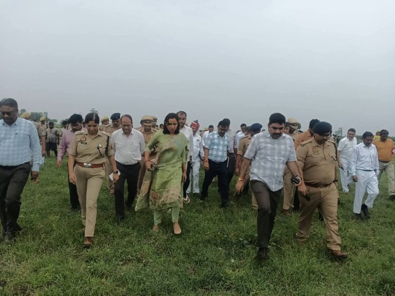 गंगा पार बाढ़ की त्रासदी के बीच 3 सितंबर को डबरी पहुंचेंगे सीएम योगी, प्रशासन ने कसी कमर