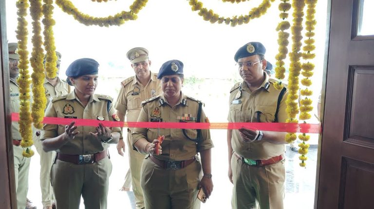 फतेहगढ़ पुलिस लाइन में सजा अफसरों का नया ‘ठिकाना’, ADG अनुपम कुलश्रेष्ठ ने किया आधुनिक अतिथि गृह का उद्घाटन