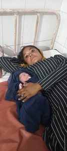 बाढ़ के बीच गूंजी किलकारी, रेस्क्यू के दो घंटे बाद मां ने दिया स्वस्थ बेटे को जन्म