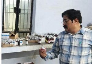 अस्पताल में सीएमओ की अचानक दस्तक, खुली व्यवस्थाओं की पोल! दवा से लेकर सफाई तक परखी हकीकत—कर्मचारियों को दिए सख्त निर्देश