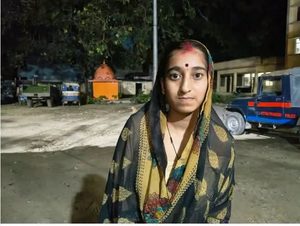 घर में अकेली नवविवाहिता को तमंचा दिखाकर लाखों की लूट!