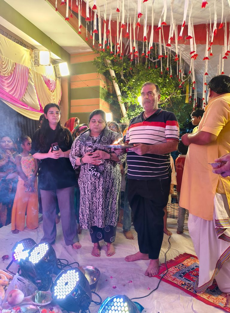 गणपति बप्पा मोरया के जयकारों से गूंजा लोहे वाली गोदाम, विधि-विधान से विराजे गजानन