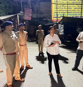 आधी रात सड़कों पर उतरीं एसपी आरती सिंह, पुलिस ड्यूटी की खुली पोल-खोल जांच!
