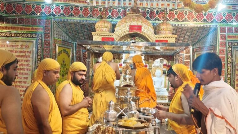 13वें तीर्थंकर की पावन नगरी में भक्ति का सैलाब, दशलक्षण महापर्व पर गूंजे जयकारे