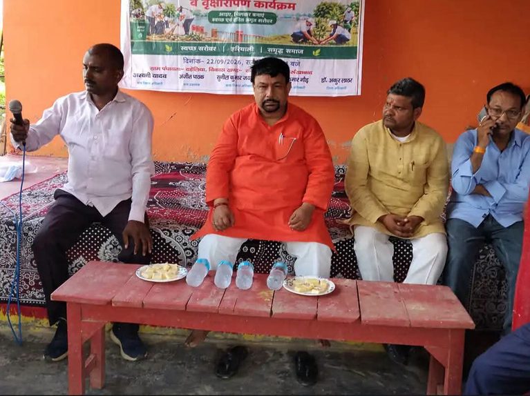 भैरव मंदिर में सांसद ने रोपा पौधा, सफाई अभियान से दिया स्वच्छता का संदेश