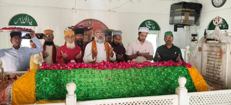 सोलहवीं शरीफ पर लोको दरगाह में उमड़ा अकीदतमंदों का सैलाब