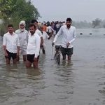 गंगा खतरे के निशान से बस 10 सेंटीमीटर दूर, रामगंगा ने छुआ खतरे का पार! गांवों में घुसा पानी, बढ़ी दहशत