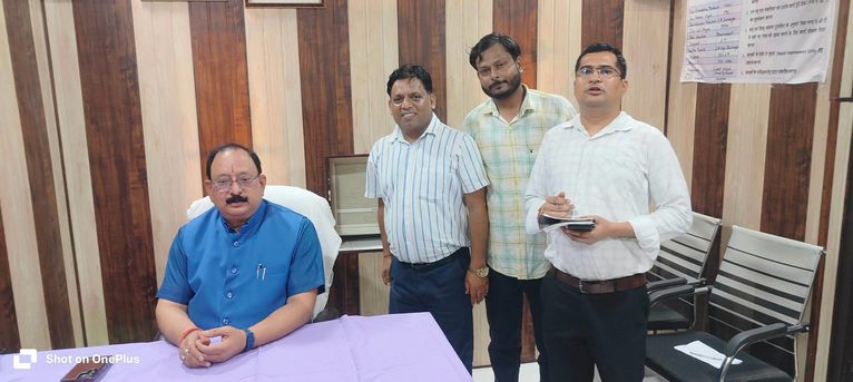 सामुदायिक स्वास्थ्य केंद्र तिलहर का मुख्य चिकित्सा अधिकारी ने किया निरीक्षण